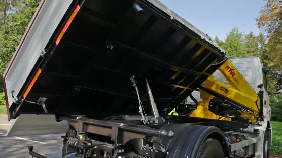 KAMAZ 53257 4x2 sklápěč