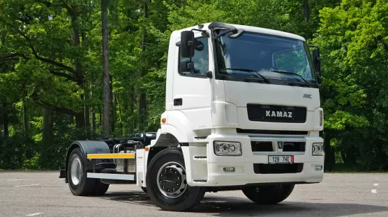 KAMAZ 53257 4x2 nosič kontejnerů