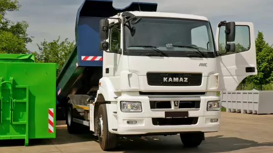 KAMAZ 53257 4x2 nosič kontejnerů