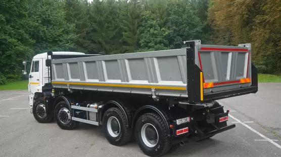 KAMAZ 8x4 65201 třístranný skl.