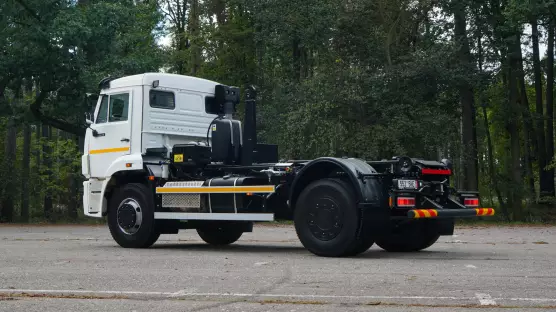 KAMAZ 4x2 53605 nosič kontejnerů