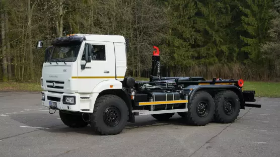 KAMAZ 6x6 43118 hákový nosič