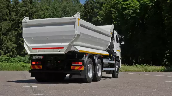 KAMAZ 6x6 65111 sklápěč